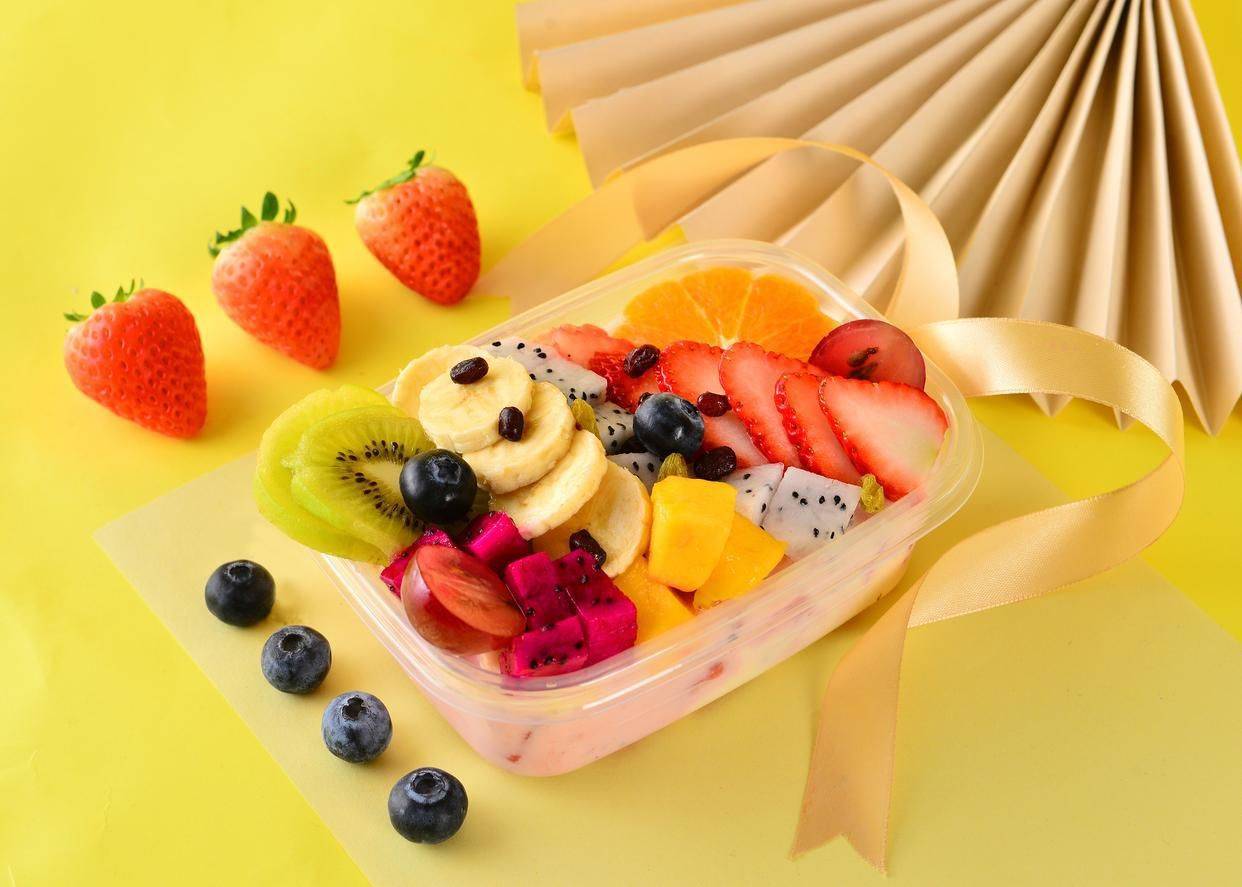 「果然嗨」搭配拉丝酸奶的水果捞,清爽又美味!_美食_营养_口感