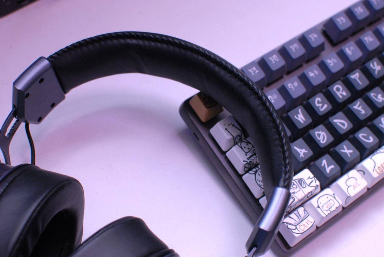 游戏耳机选什么,双音腔RGB雷柏VH800游戏耳机,给你制霸的理由