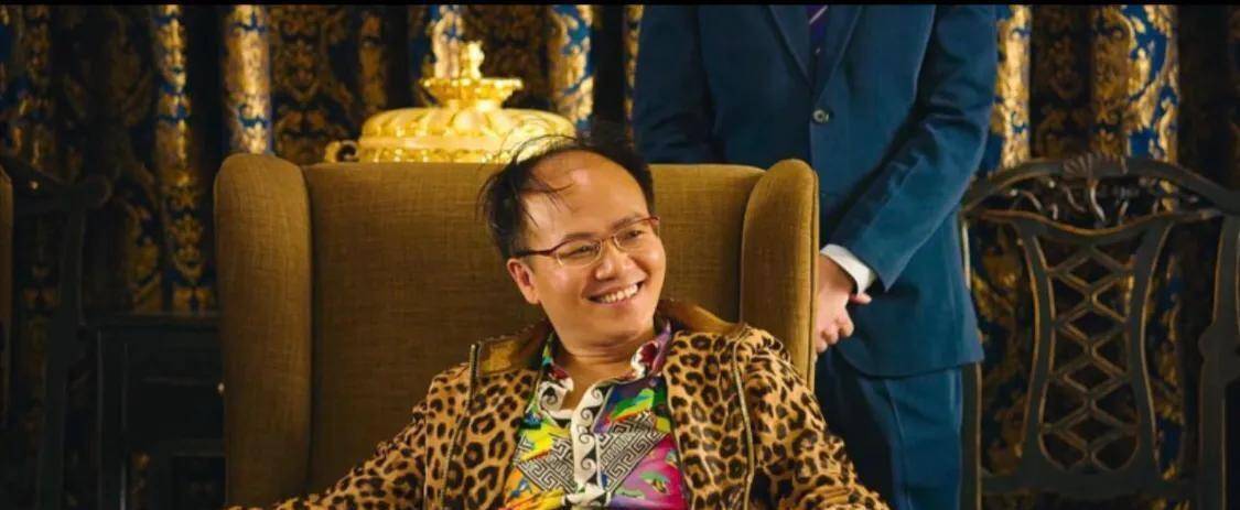 《美人鱼》里面喷农药的郑总真实身份,其实是周星驰电