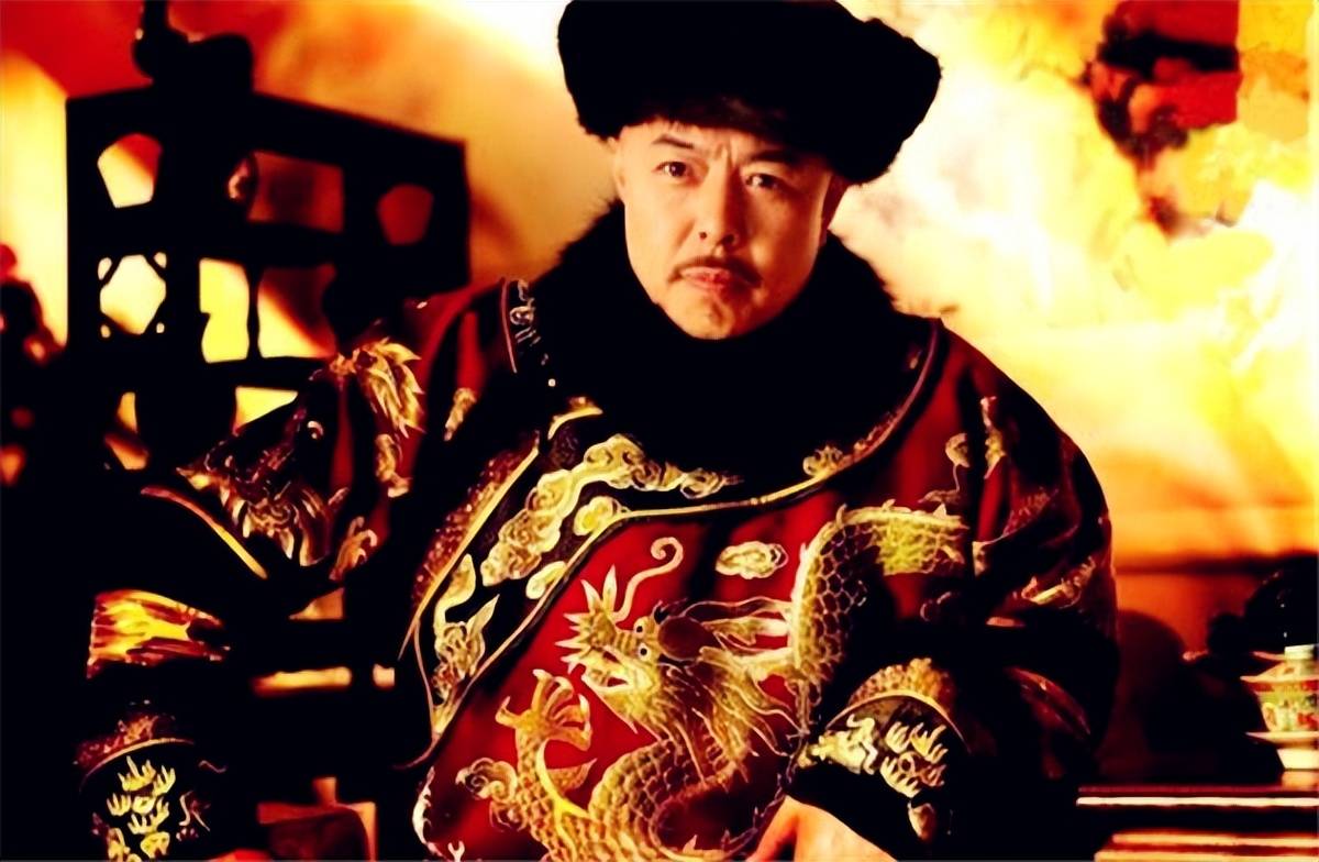 晚清时期,一位19岁"王爷女儿"被贩卖到美国,被迫囚笼中表演_梅阿芳