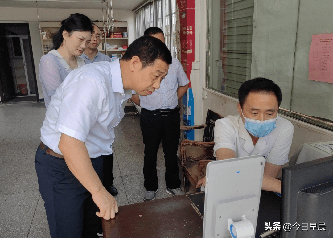 赣州市医保局邱志鹏调研时要求:坚持把群众的事当成自己的事来办_服务
