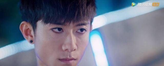 《柒个我》暴力型人格崔皓月极具魅力,打戏可秒杀《极光之恋》_沈亦臻