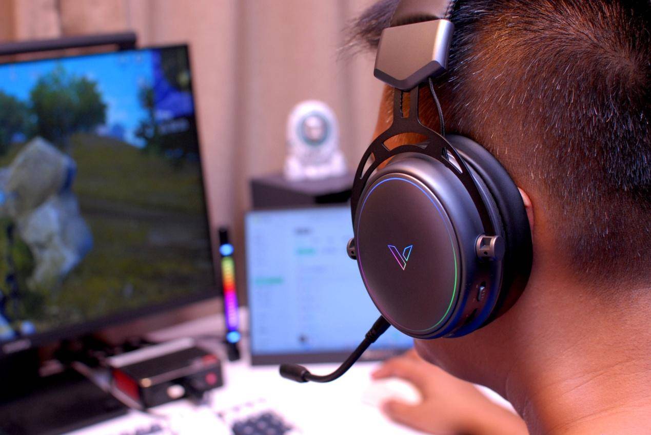 游戏耳机选什么,双音腔RGB雷柏VH800游戏耳机,给你制霸的理由