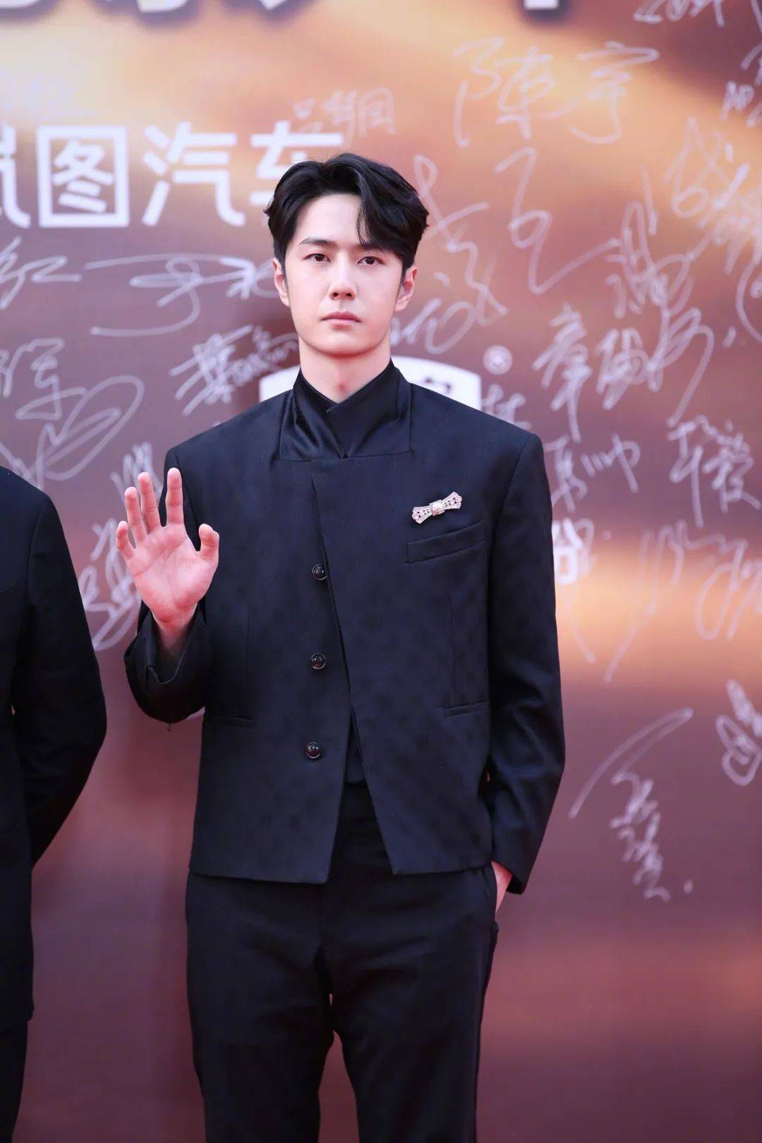 华表奖红毯:章子怡满分贵气,袁泉气质好独特,被刘德华帅到了