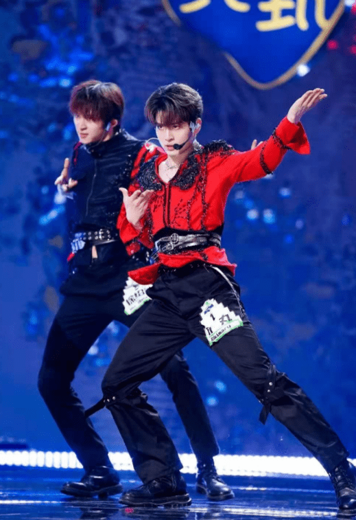 刘宇力丸错失撑腰王引热议,邓超宁静的反应,无情撕开选秀遮羞布_事情