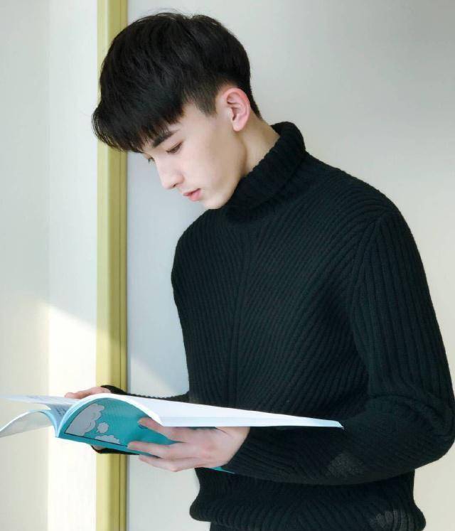 钱三一在剧中是锅盖头,这个发型虽然很多人留,但是真的有些