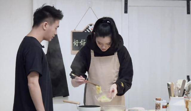 《幸福三重奏》:霸道总裁何猷君的另一面_奚梦瑶_老婆_吴京