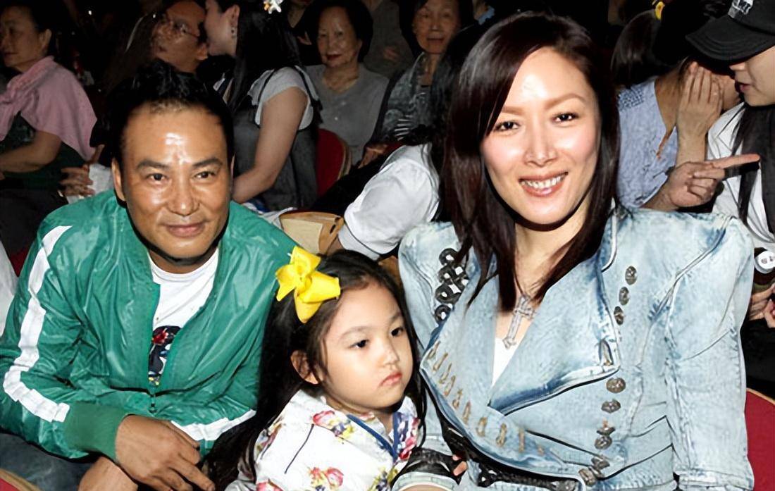 任达华老婆琦琦:因缘分与任达华相恋,伉俪夫妻25年依旧恩爱如初_工作