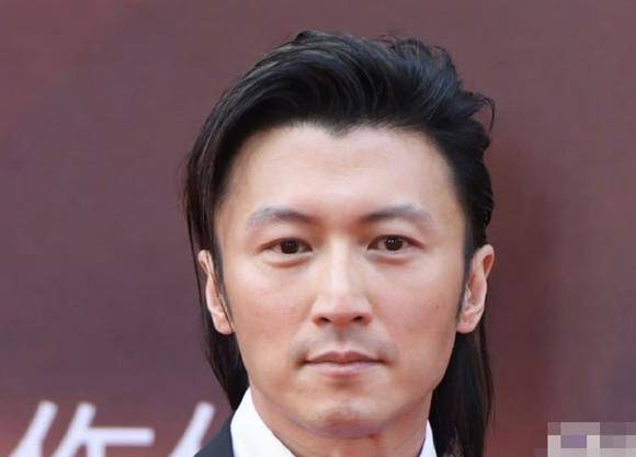 苏有朋郑恺大叔范,谢霆锋脸肿_电影节_状态