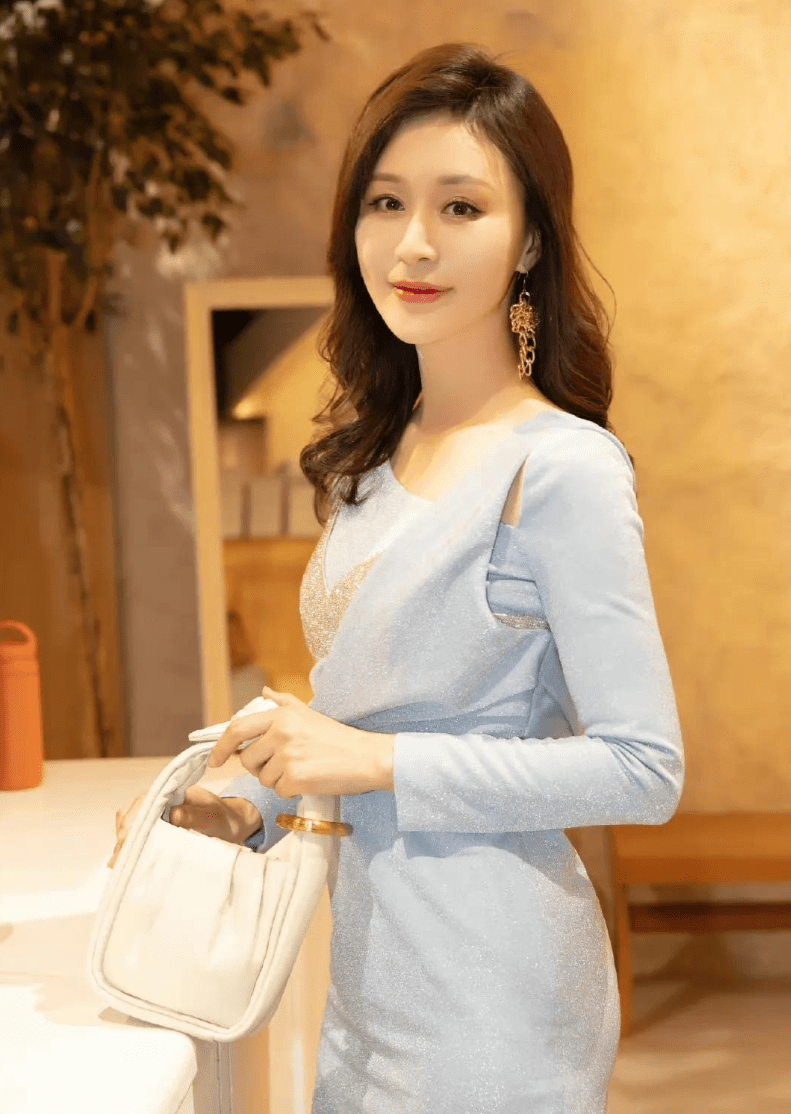 楊雨婷與房子斌:從校服到婚紗,婚後生活幸福美滿,25年依舊甜蜜_婚禮