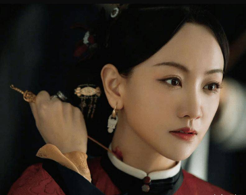 杨蓉喜迎40岁,老板于正晒照庆生,配图下的新海报绝绝子_演技_祝福