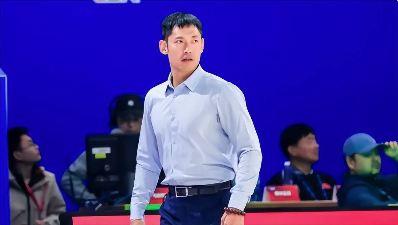 成功续约救火主帅张庆鹏,下赛季率领冲击季后赛_主教练_球员_总教练