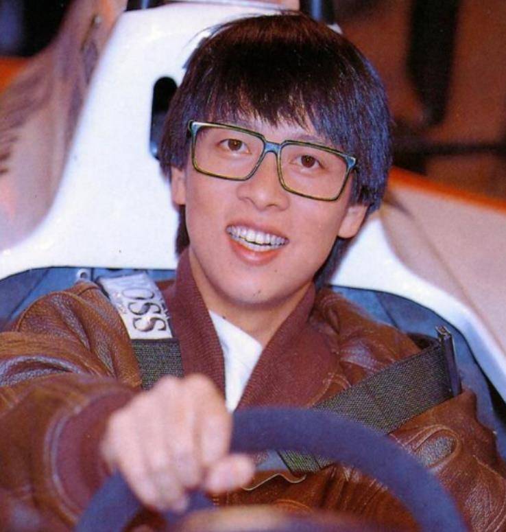 31岁事故身亡的张雨生,你以为是醉驾,飙车,其实他是疲劳驾驶_妹妹