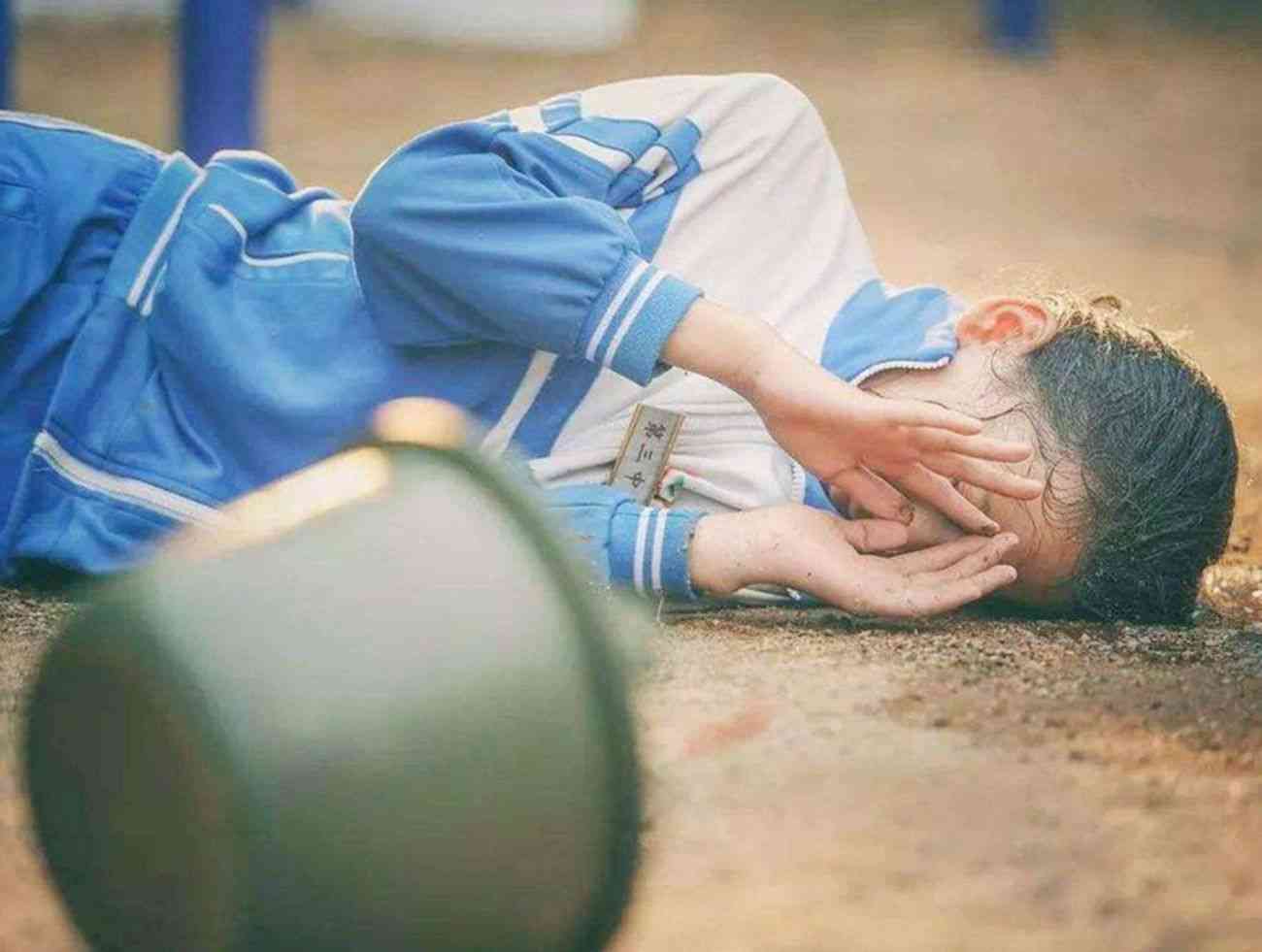 孩子_父母_女孩