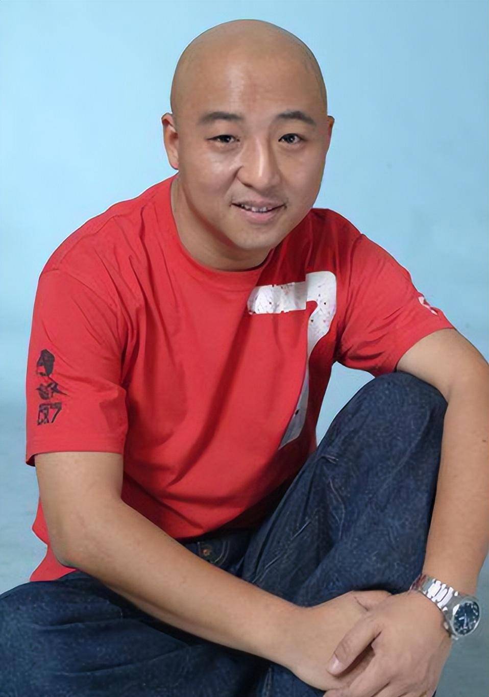 "绿藤炮王"周晓鸥的"消失",是整个摇滚乐坛的悲哀与损失_音乐_王笑冬