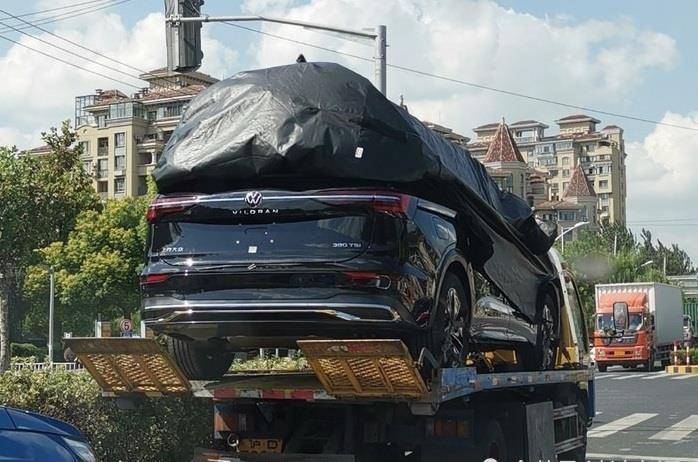 上汽大众全新mpv巍昂实车亮相前脸和车身线条风格像途锐