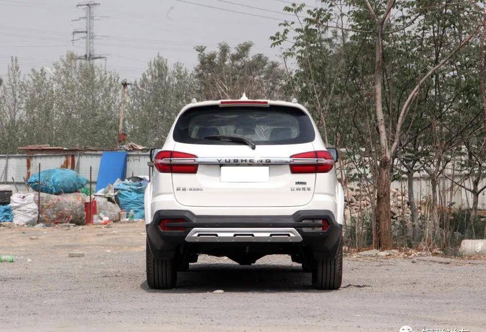 驭胜s350是一款中型suv,车身带大梁,使得车身又高又大.