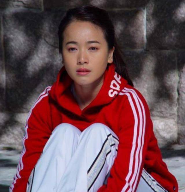 16岁被姜文看中,曾是体操冠军后成当红花旦,如今私生活混乱_左小青