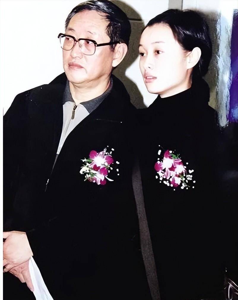 吴越:捧红前男友后,遭到抛弃,如今不婚不孕不遗憾_陈建斌_大学_时候