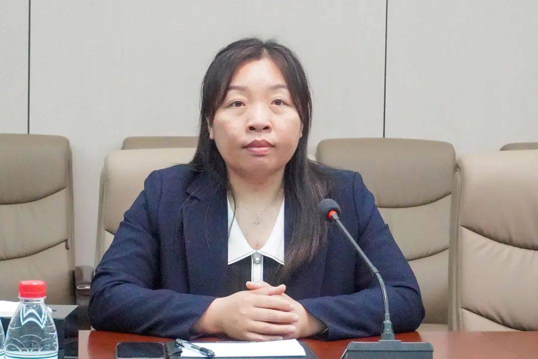 郑州市新郑市副市长,城关乡党委书记李利娜一行到访人民电器考察交流