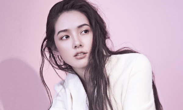 当上了一名模特儿,和曾轶可有过暧昧的恋情,郭碧婷从一开始,就受到了