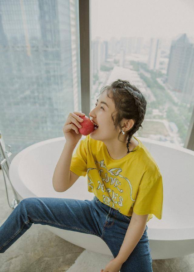 17岁张子枫厉害了!