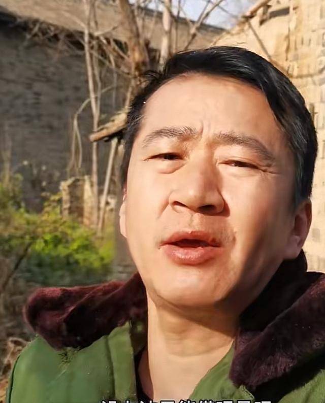 38岁演员李嘉明回应债务细节:无戏可拍资源少,父亲得病是主因_直播