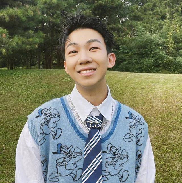 28岁白举纲官宣结婚!