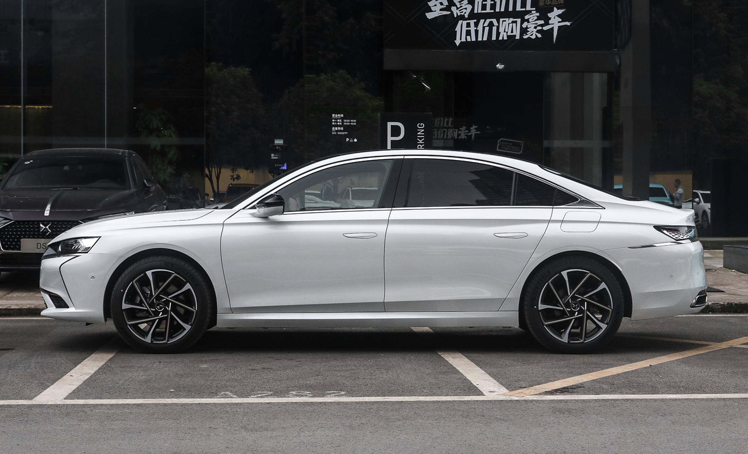 全新法系旗舰ds 9上市,设计前卫,插电式混动,33.49万起售!