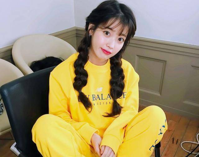 iu年龄大走成熟风?