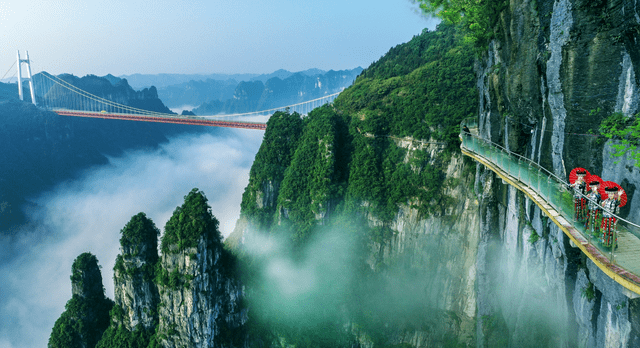 湘西矮寨奇观旅游区:迎来今年首个泰国旅游团