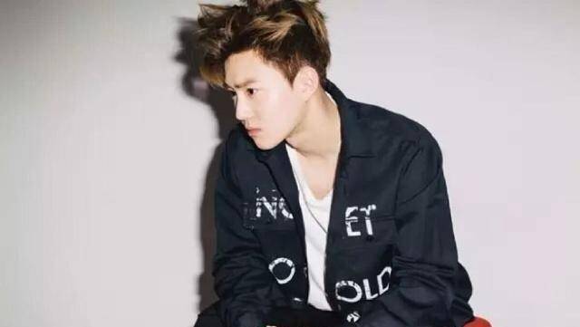 exo成员金俊绵饰演小丑!浓浓的艺术氛围?你见过吗?_身高_嘴巴_女装