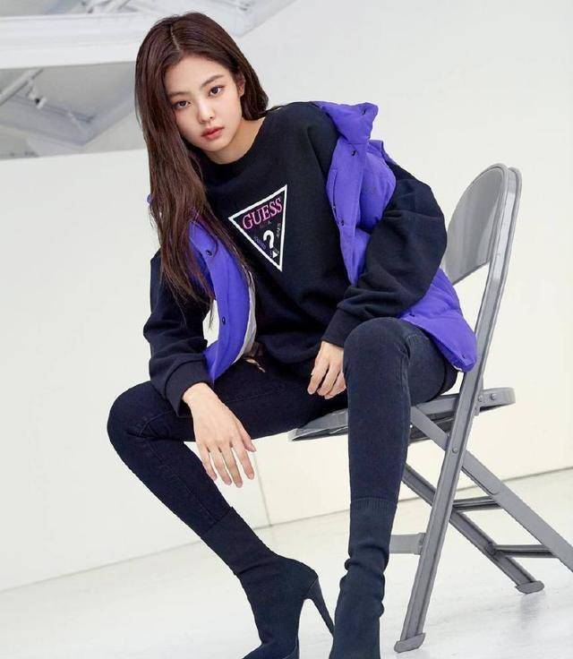 jennie私服,未修图无ps下的造型跟p图毫无区别,满满清纯少女感_姐姐