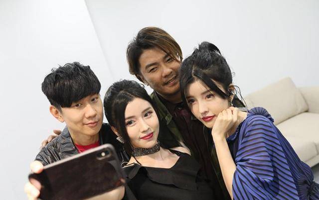 by2出道10年参加《明日之子》,而妹妹最大的痛居然是何猷君_yami_姐姐