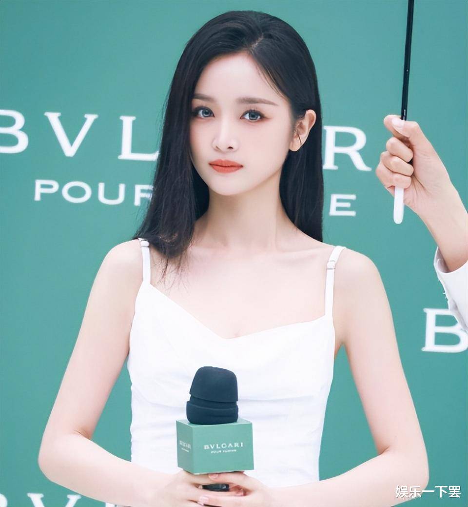 吴宣仪2021的收入近一亿,分成3千万.怪不得都想当明星_偶像_成功_网友