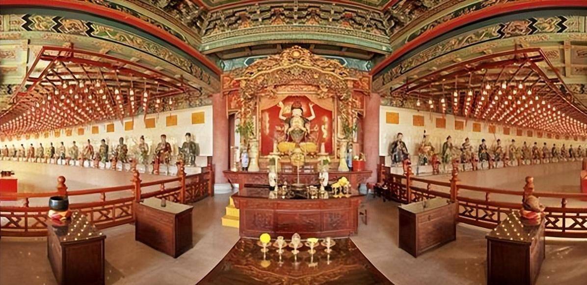 供奉慈航道人的观音殿,供奉敬奉文昌帝君和魁斗星君的文昌阁;供