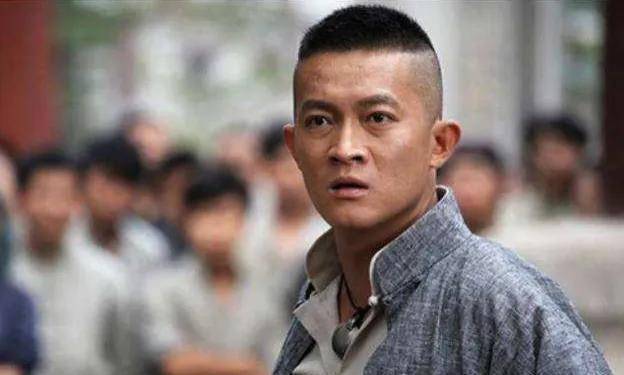 杨志刚:总演主角是因为郭靖宇欠他,曾意外烧伤,妻子给玉漱配音_大姑