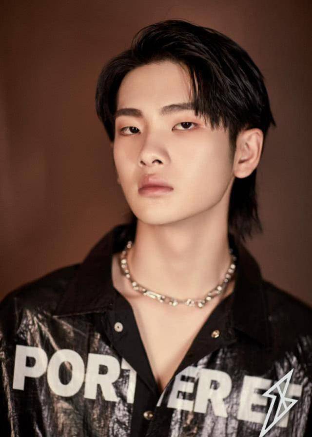 r1se出道即巅峰?