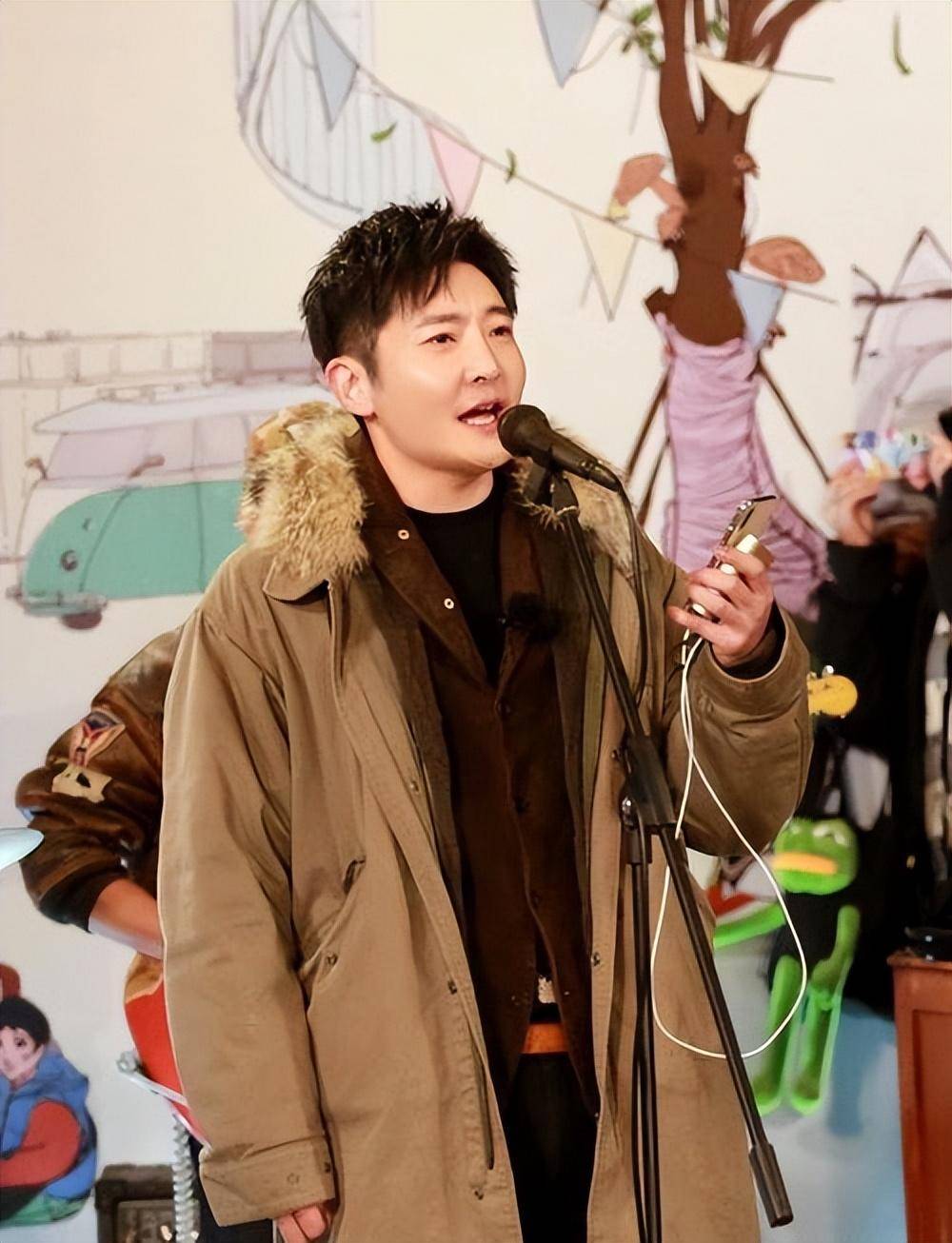 上海这一夜,43岁的郭京飞,终于向丈母娘证明了自己_时候_陆毅_父亲