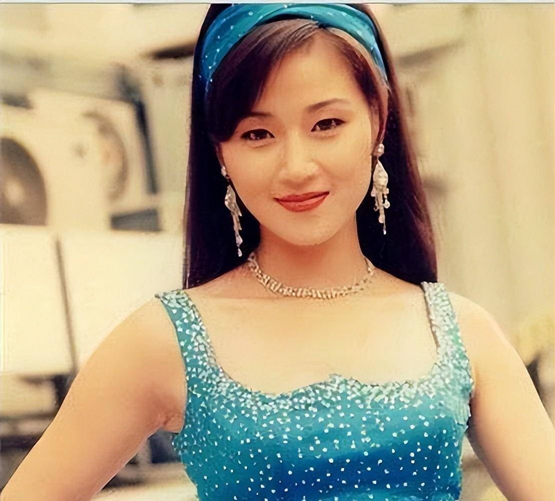 亚视版《我和春天有个约会》播出26年,13位演员境况差距大_邓萃雯