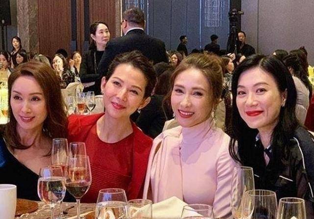 tvb两大花旦佘诗曼黎姿聚会掀剧迷回忆杀,当年两人曾传不和_港剧