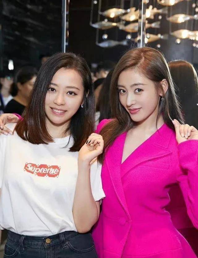 杨幂周笔畅秀友情?张天爱倒贴张靓颖?_话题_身材_关系