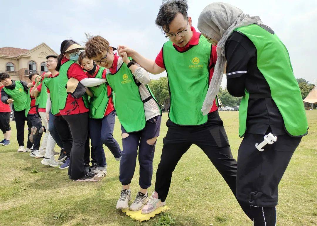 抢滩登陆/破冰热身工作时全力以赴,游玩时热情奔放