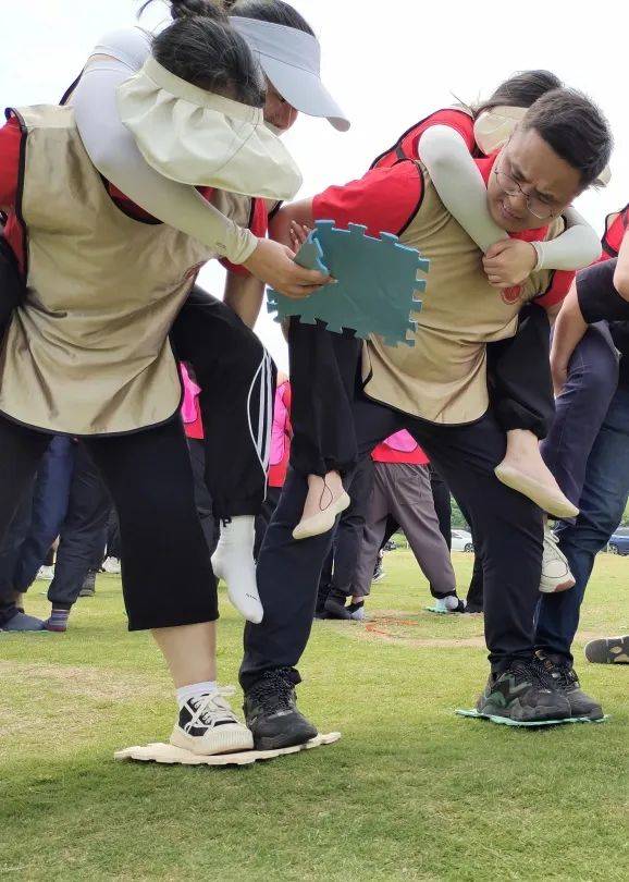 抢滩登陆/破冰热身工作时全力以赴,游玩时热情奔放