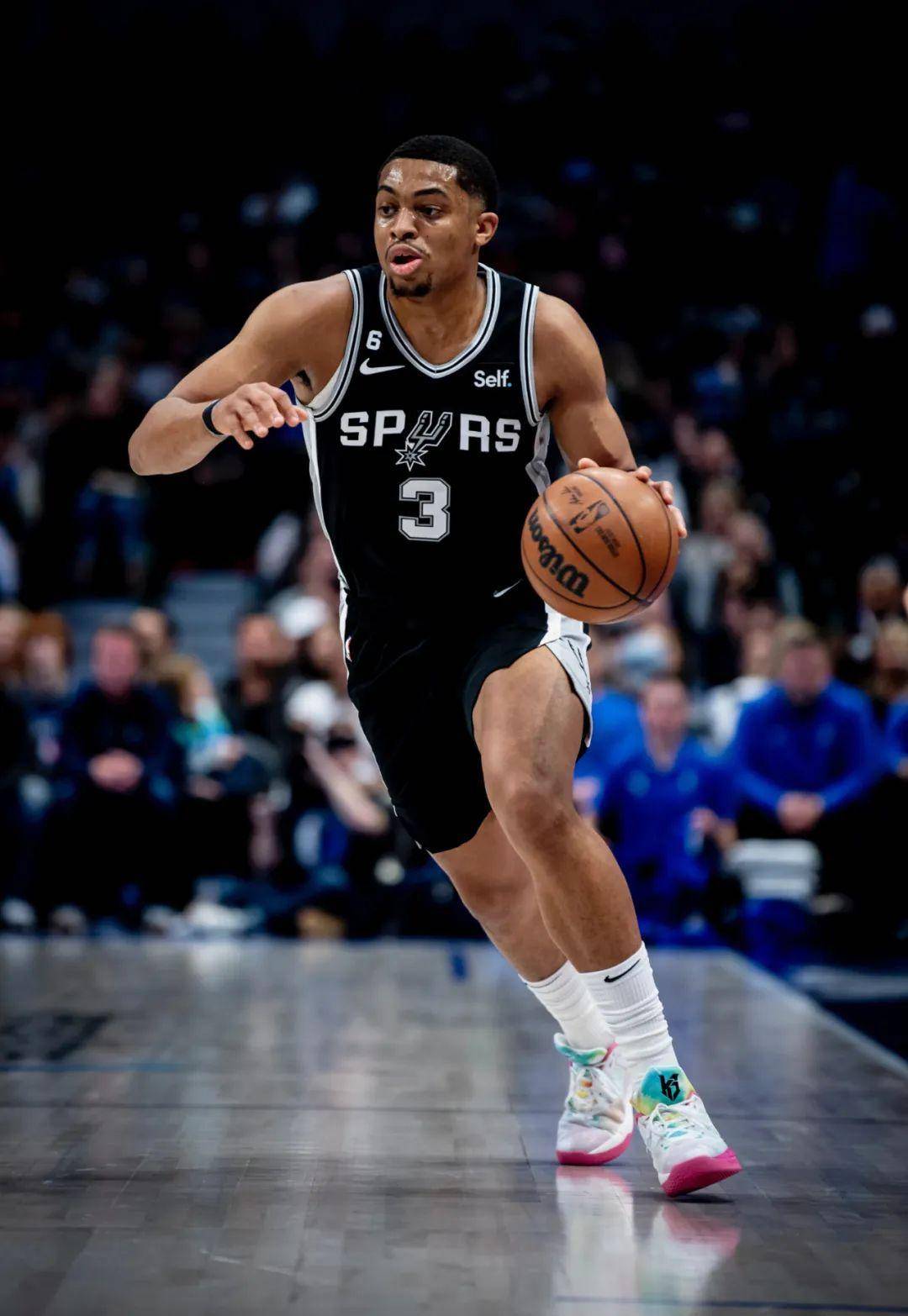 赛季球员总结-凯尔登·约翰逊_防守_马刺队_替补席