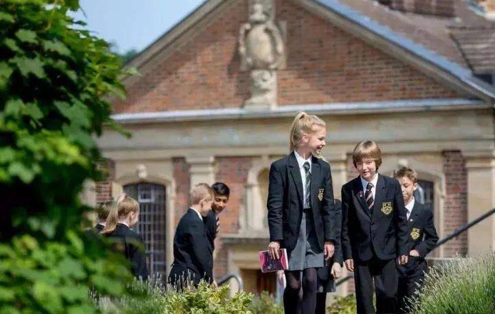 王诗龄的顶级英式贵族学校,感受到了世界的参差_教育_国际学校_国家