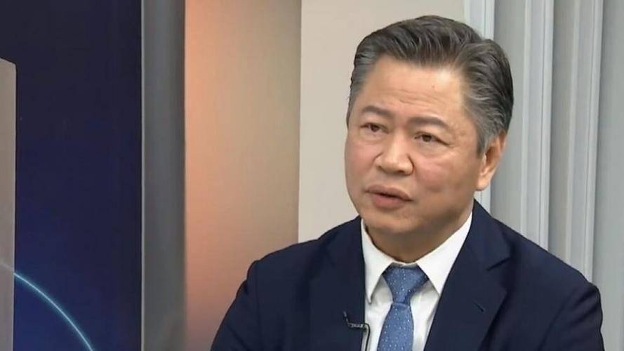 赖岳谦台湾国际情势专家赖岳谦指出,c919客机未来会展示后发优势.