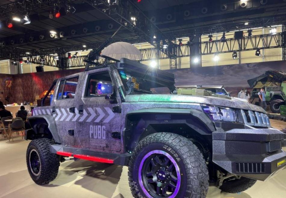 北汽开窍,bj40"和平使者"讨好年轻人,防爆漆,拉空投,带工具架_搜狐