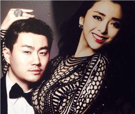 被杜淳追,被大张伟拒,38天闪婚闪育,"傻姑"黄小蕾到底怎么了_带着