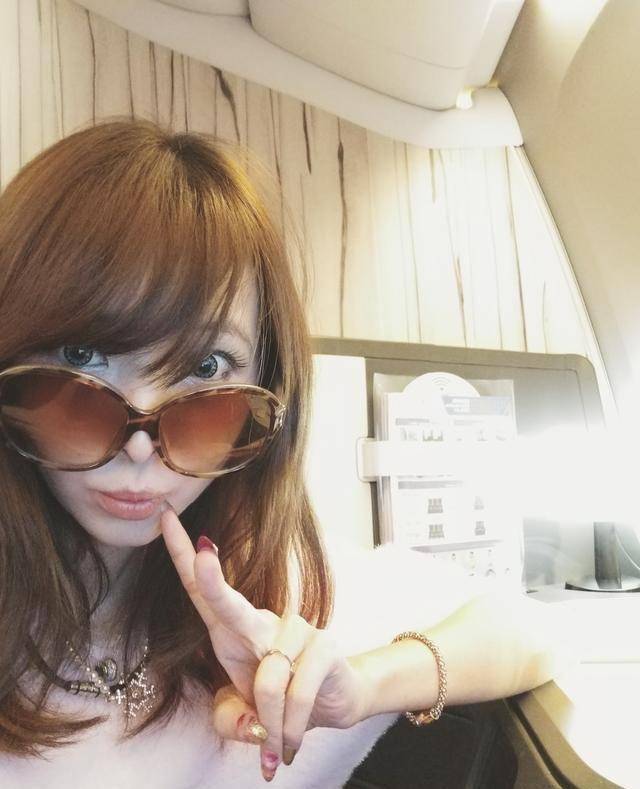 被酗酒毁掉的makiyo,人生一塌糊涂,至今仍单身_女儿_罗志祥_妈妈